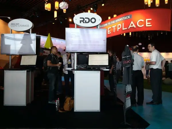 Red Hat @ Open Stack Vancouver Convention Center May 18-22 2015. Modular double sided kiosks and panoramic displays.
