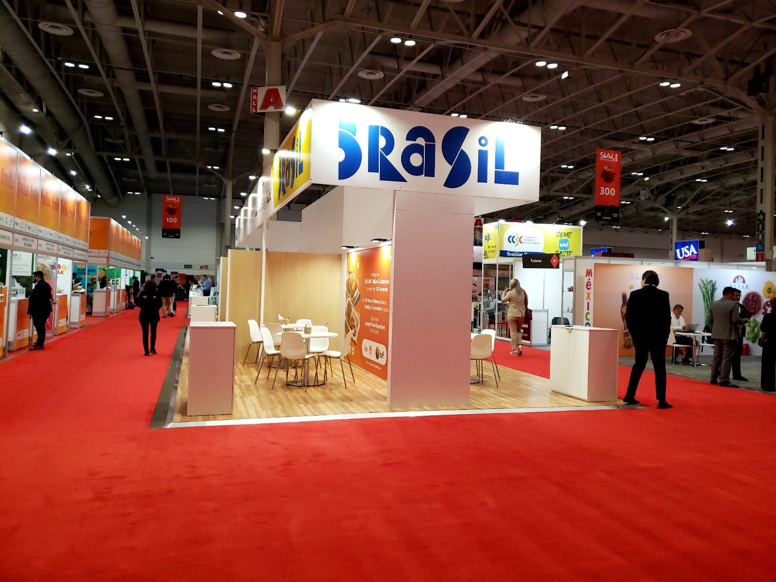 Boost Your Brand’s Visibility with Trade Show Displays in Toronto from CoMotion