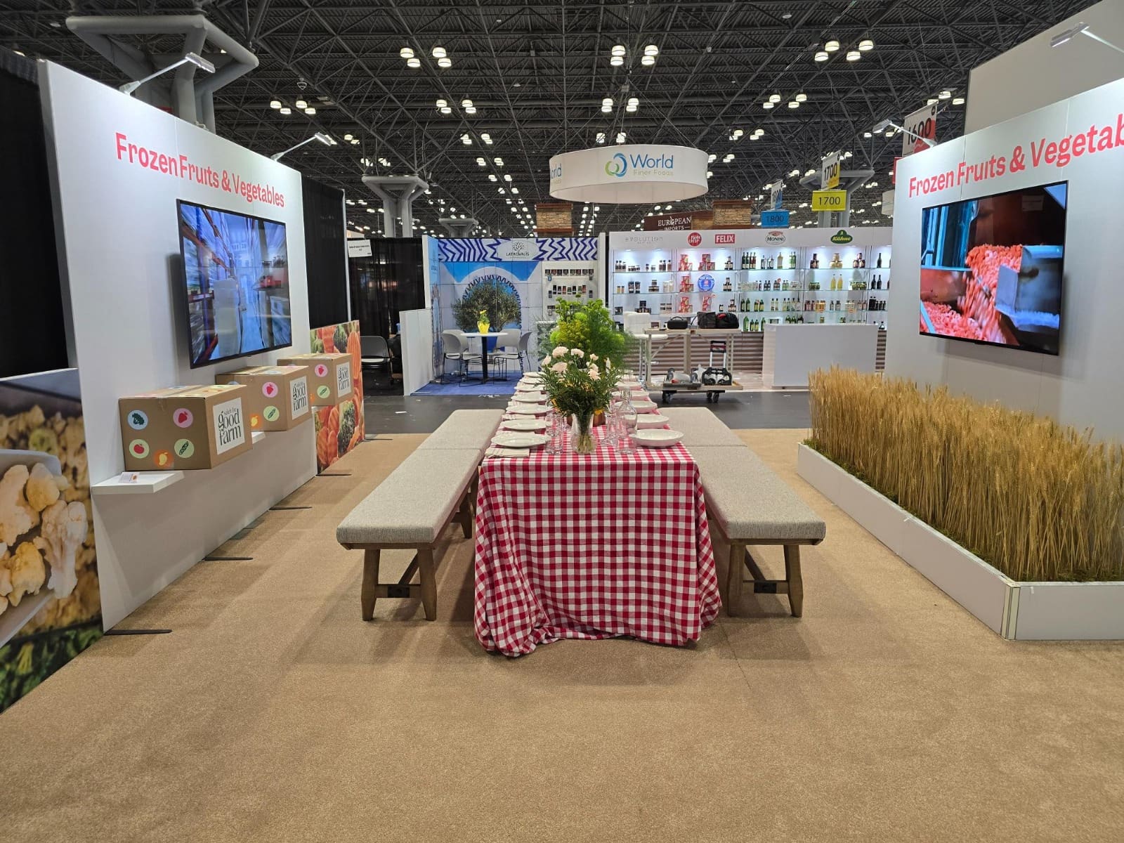 20 x 20 Custom Trade Show Displays – Transform Your Brand Presence with CoMotion Exhibits